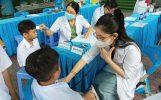 TRƯỜNG TIỂU HỌC NGUYỄN DU TỔ CHỨC TIÊM NGỪA  BẠCH HẦU - UỐN VÁN CHO HỌC SINH LỚP 2