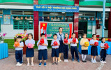 TẬP THỂ GIÁO VIÊN, NHÂN VIÊN, PHỤ HUYNH VÀ HỌC SINH TRƯỜNG TIỂU HỌC NGUYỄN DU CHUNG TAY HƯỚNG VỀ ĐỒNG BÀO BỊ ẢNH HƯỞNG BỞI CƠN BÃO SỐ 10.
